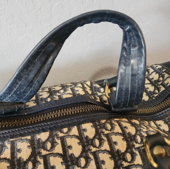 ✨️Dior✨️ duffel bag with leather trim. - Picture 4 of 16